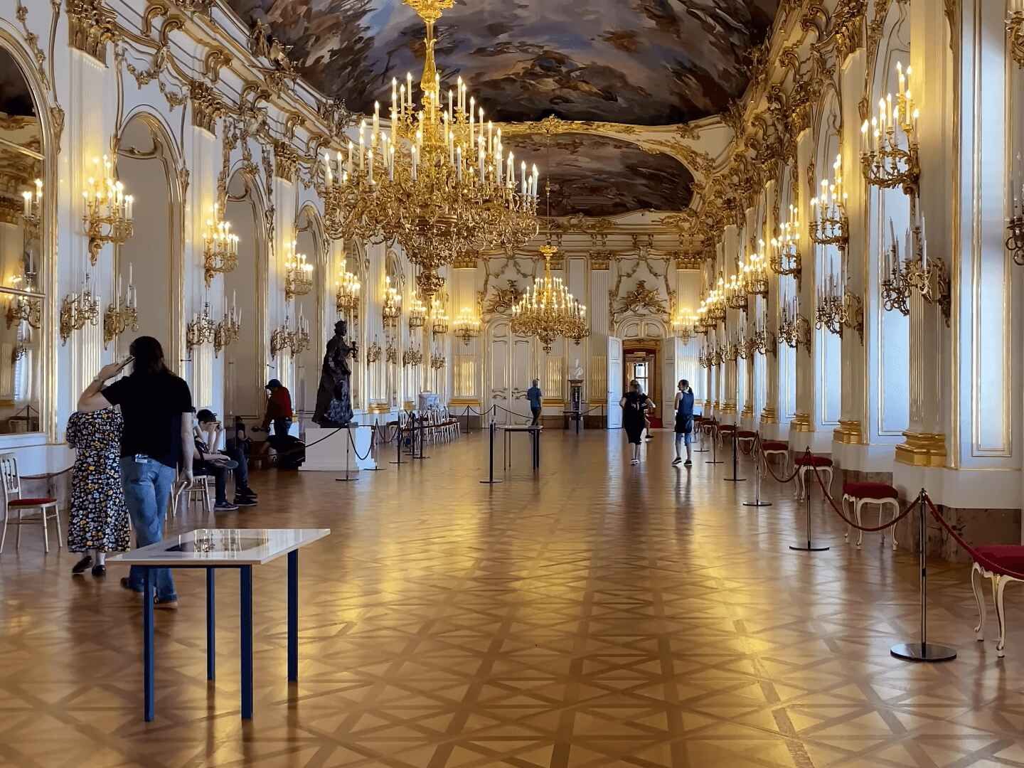 13º distrito de Viena, Palácio de Hietzing no interior