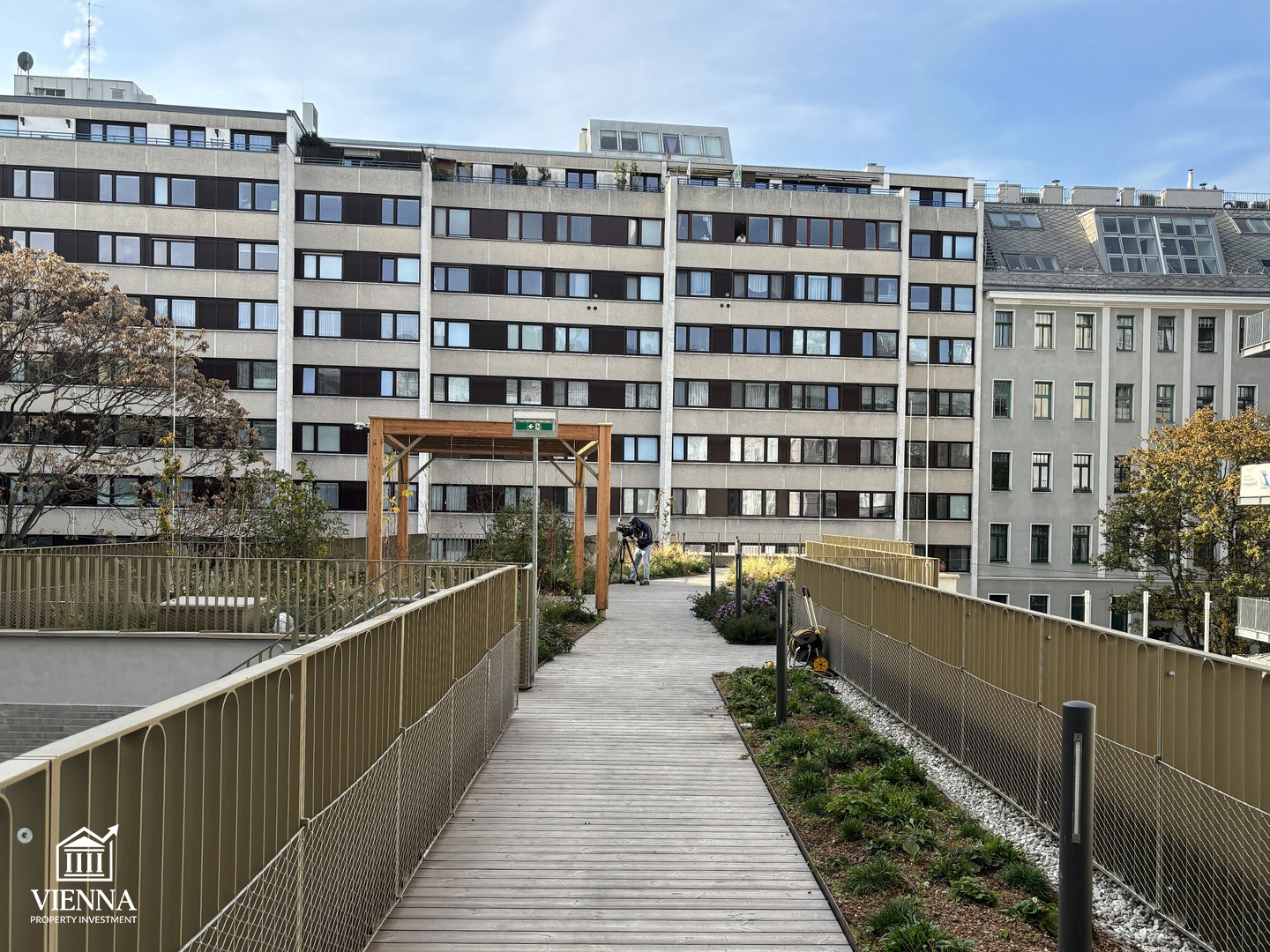 4 район вены виден современный жилой комплекс