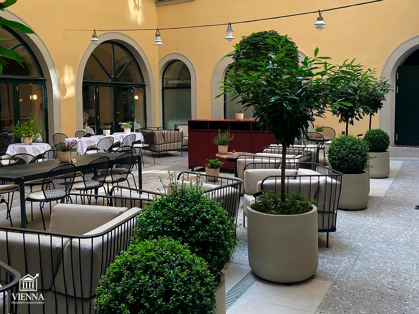 维也纳历史悠久的房地产庭院